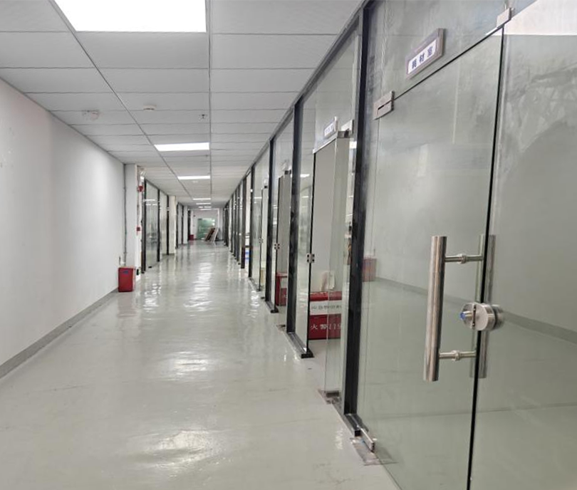 华府兄弟生产车间过道