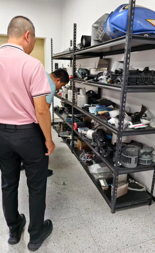 客户查看样品摆放架