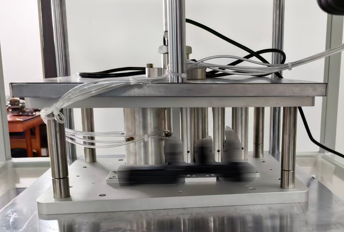 夹具加紧汽车分油器